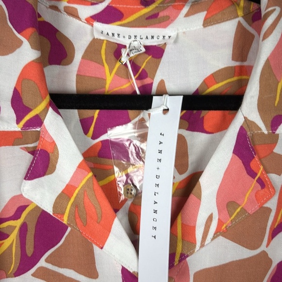 Jane & Delancey top Sz L NWT SS crème Orange  Purple Gold Leaf design button up - Picture 3 of 8